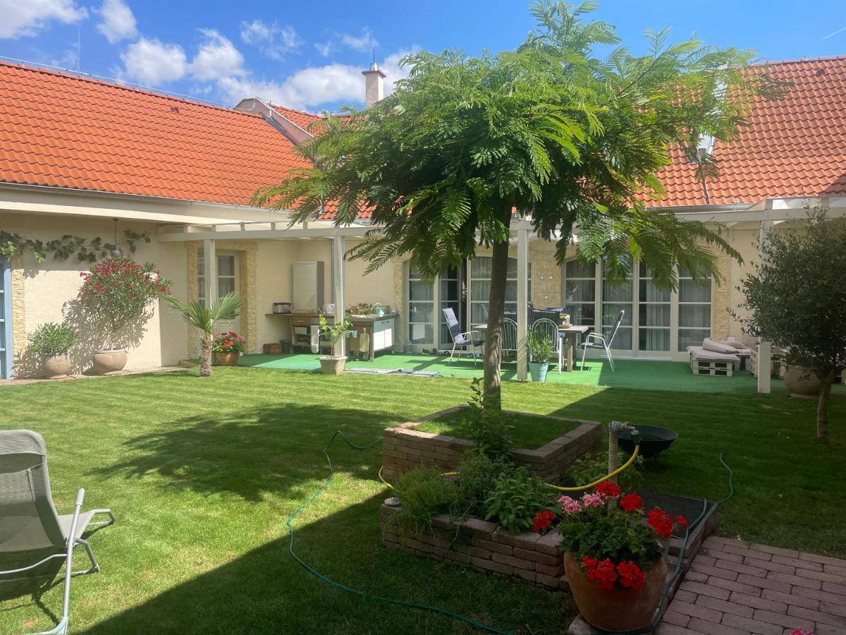 Monpe Apartmanik S Atmosferou Komárno Εξωτερικό φωτογραφία